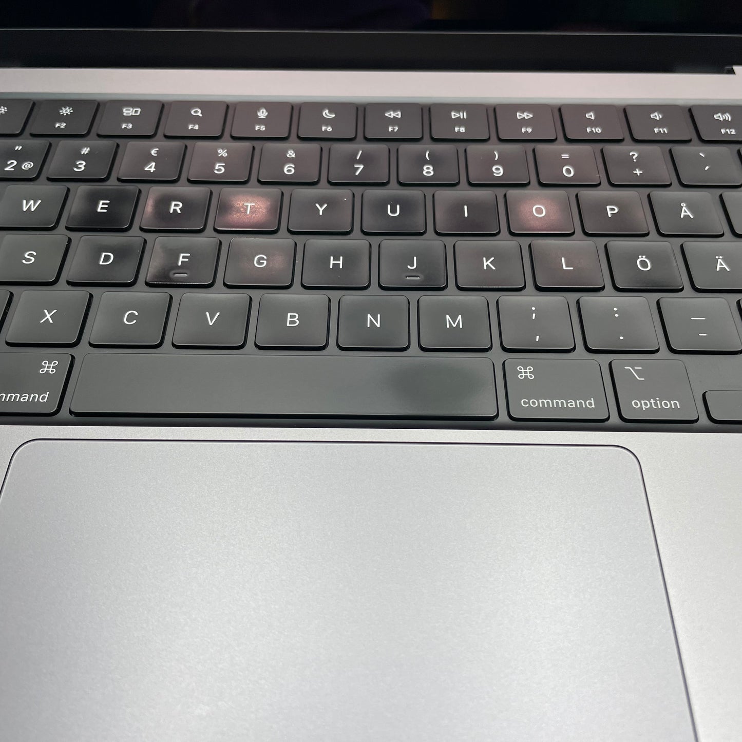 Begagnad MacBook Pro 14" 2021 - M1 Pro - 16GB - 512GB - Rymdgrå