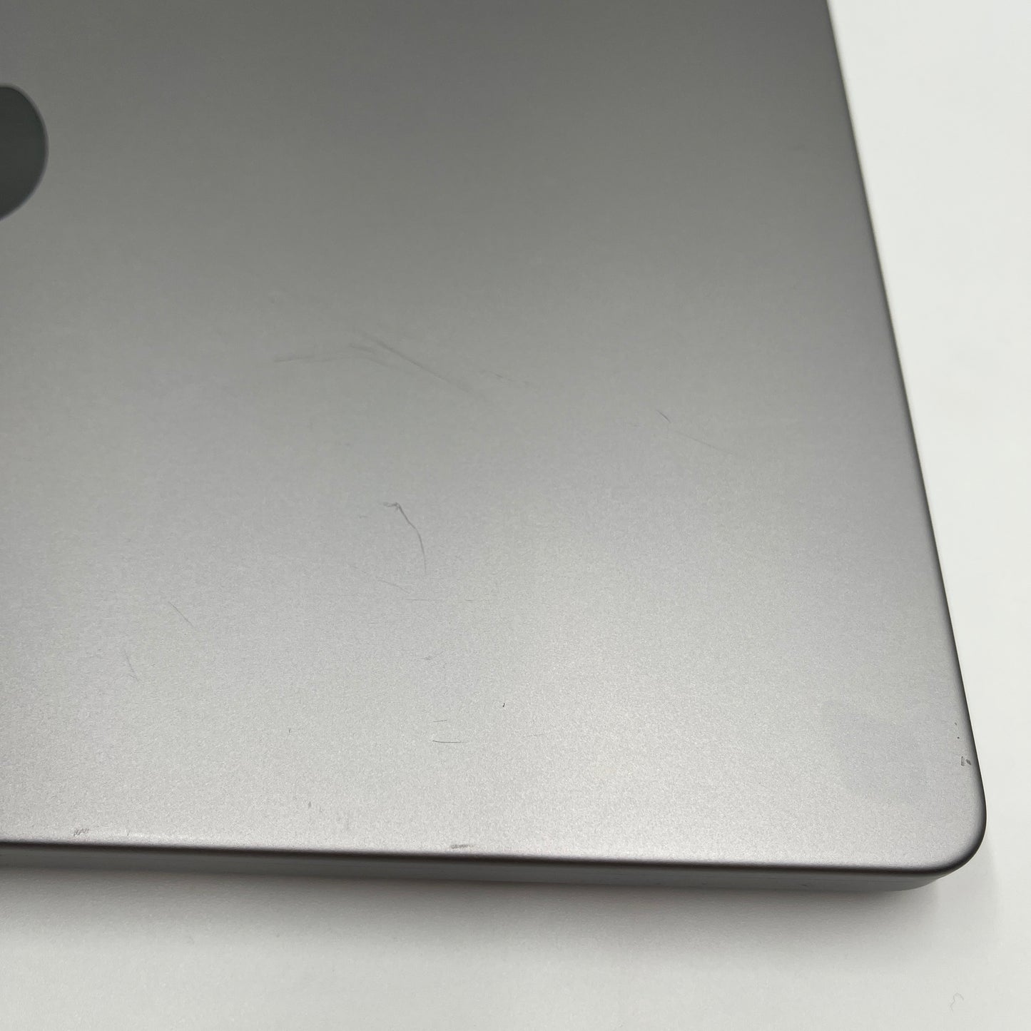 Begagnad MacBook Pro 14" 2021 - M1 Pro - 32GB - 1TB - Rymdgrå