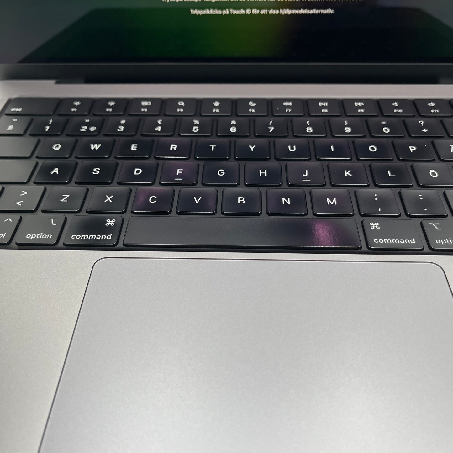Begagnad MacBook Pro 14" 2021 - M1 Pro - 16GB - 512GB - Rymdgrå