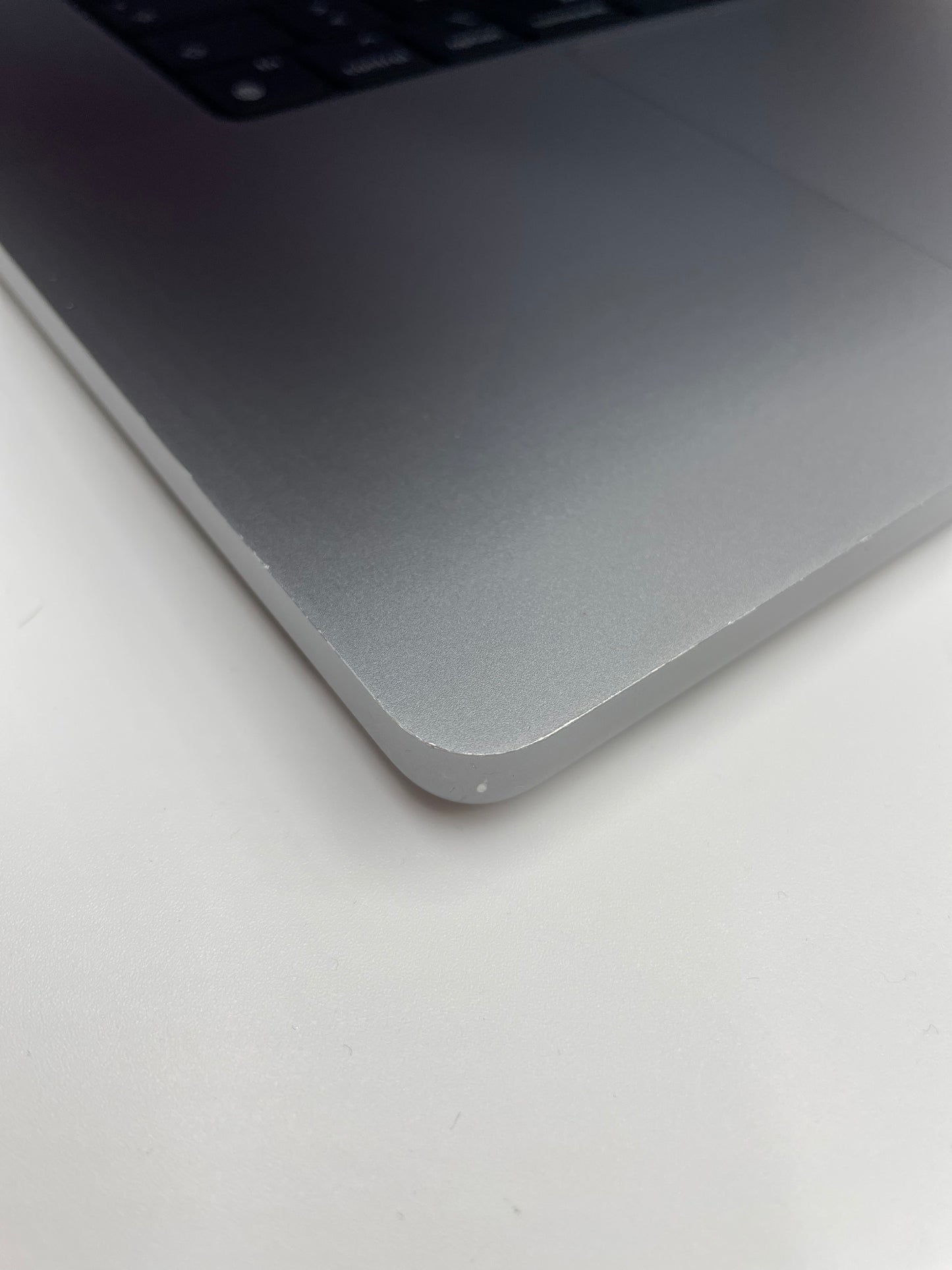 Begagnad MacBook Pro 16" 2021 - M1 Pro - Rymdgrå