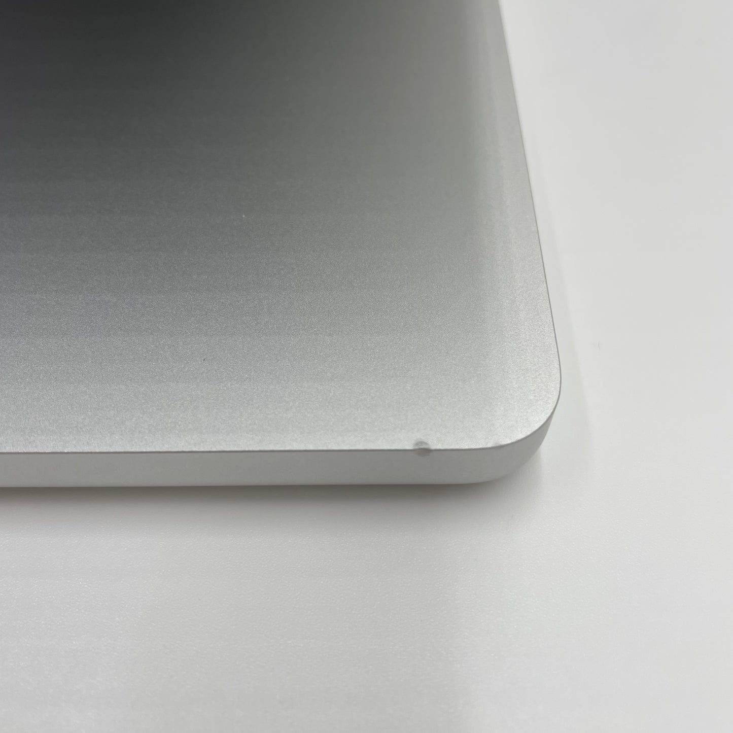 Begagnad MacBook Pro 16" 2021 - M1 Pro - 16GB - 512GB - Rymdgrå