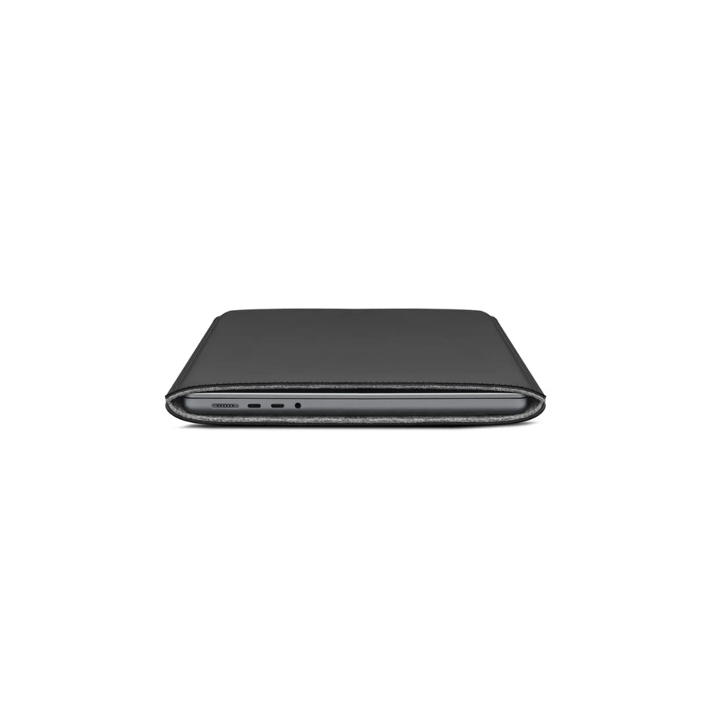 Woolnut Matte PU Sleeve för MacBook Pro