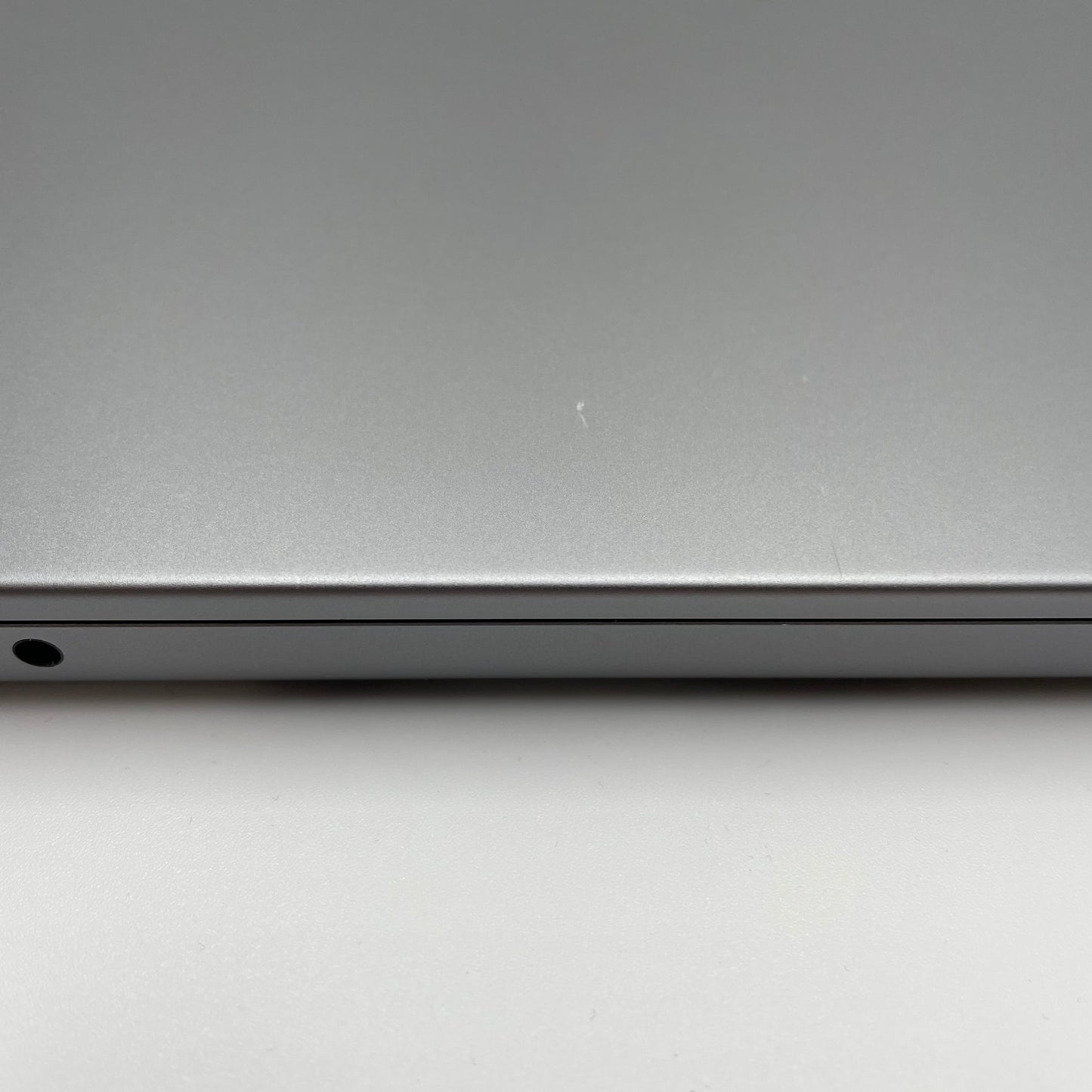 Begagnad MacBook Pro 16" 2021 - M1 Pro - Rymdgrå