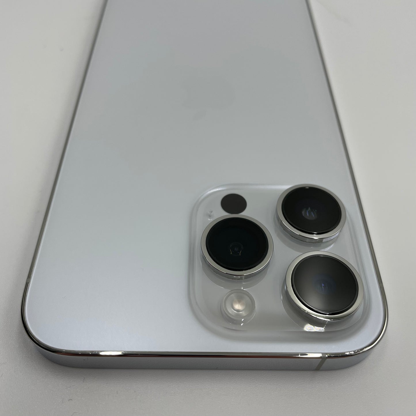 Begagnad iPhone 14 Pro Max - Silver