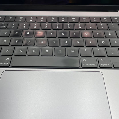 Begagnad MacBook Pro 14" 2021 - M1 Pro - 16GB - 512GB - Rymdgrå