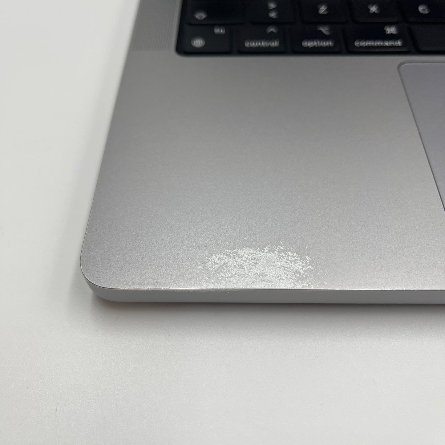Begagnad MacBook Pro 14" 2021 - M1 Pro - 16GB - 512GB - Rymdgrå