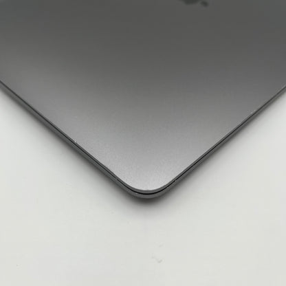 Begagnad MacBook Air 13" 2020 - M1 - 8GB - 256GB - Rymdgrå