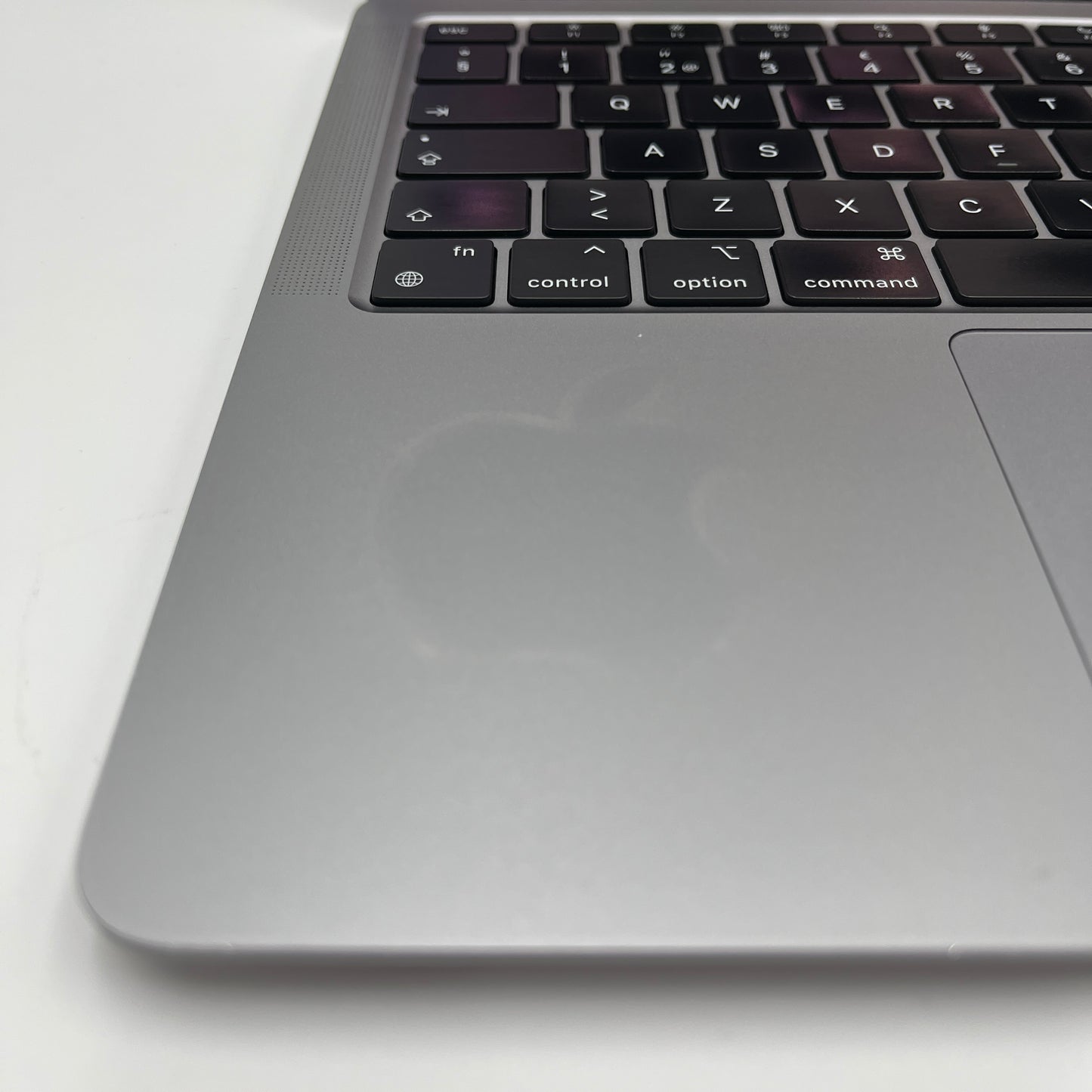 Begagnad MacBook Air 13" 2020 - M1 - 8GB - 256GB - Rymdgrå