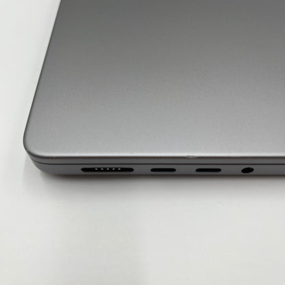 Begagnad MacBook Pro 14" 2021 - M1 Pro - 16GB - 512GB - Rymdgrå