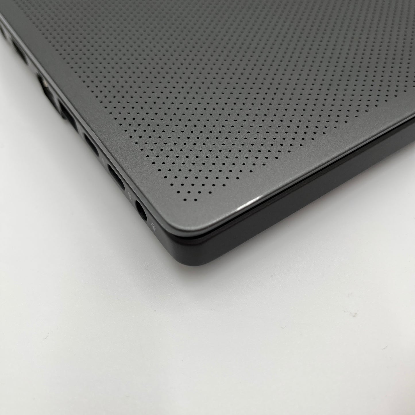 Begagnad ASUS ROG Zephyrus G15 - 15,6" 240Hz - Ryzen 9 6900HS - 32GB RAM - 1TB SSD - RTX 3080