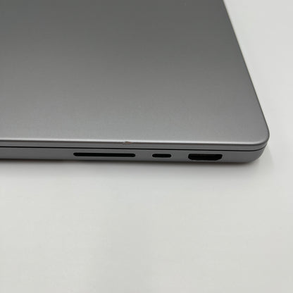 Begagnad MacBook Pro 14" 2021 - M1 Pro - 16GB - 512GB - Rymdgrå