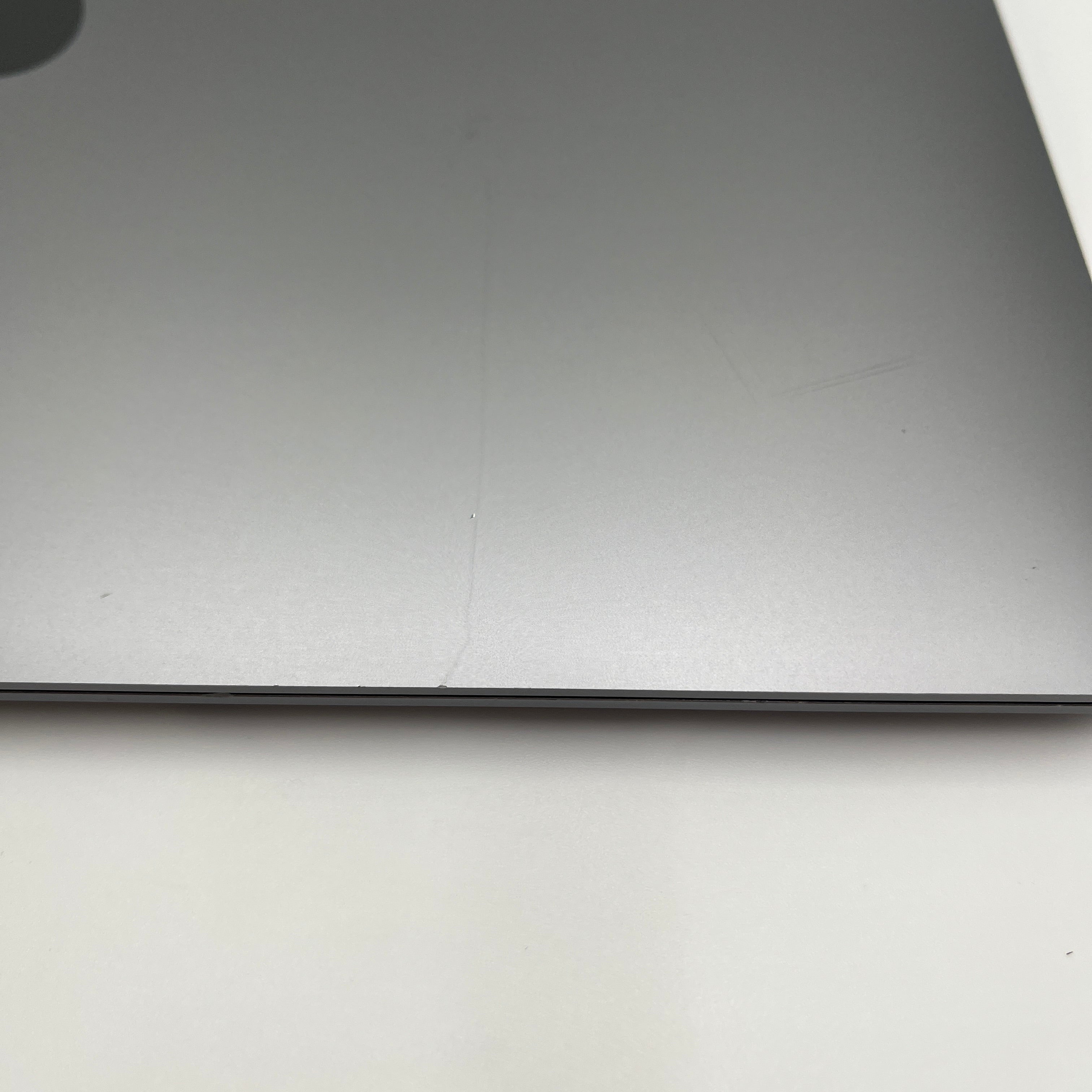 Begagnad MacBook Air 13" 2020 - M1 - 16GB - 256GB - Rymdgrå