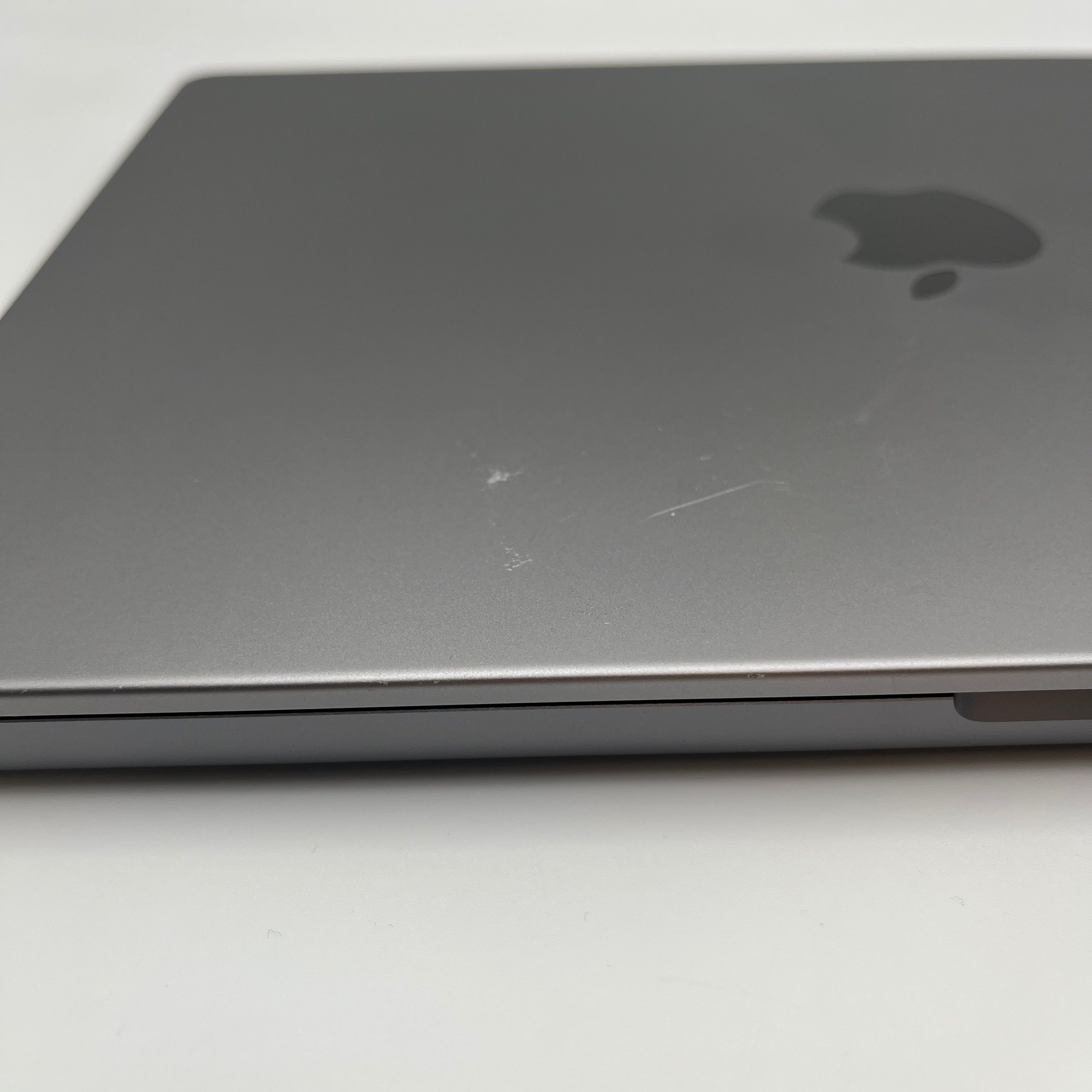 Begagnad MacBook Pro 14" 2023 - M2 Pro - 32GB - 1TB - Rymdgrå