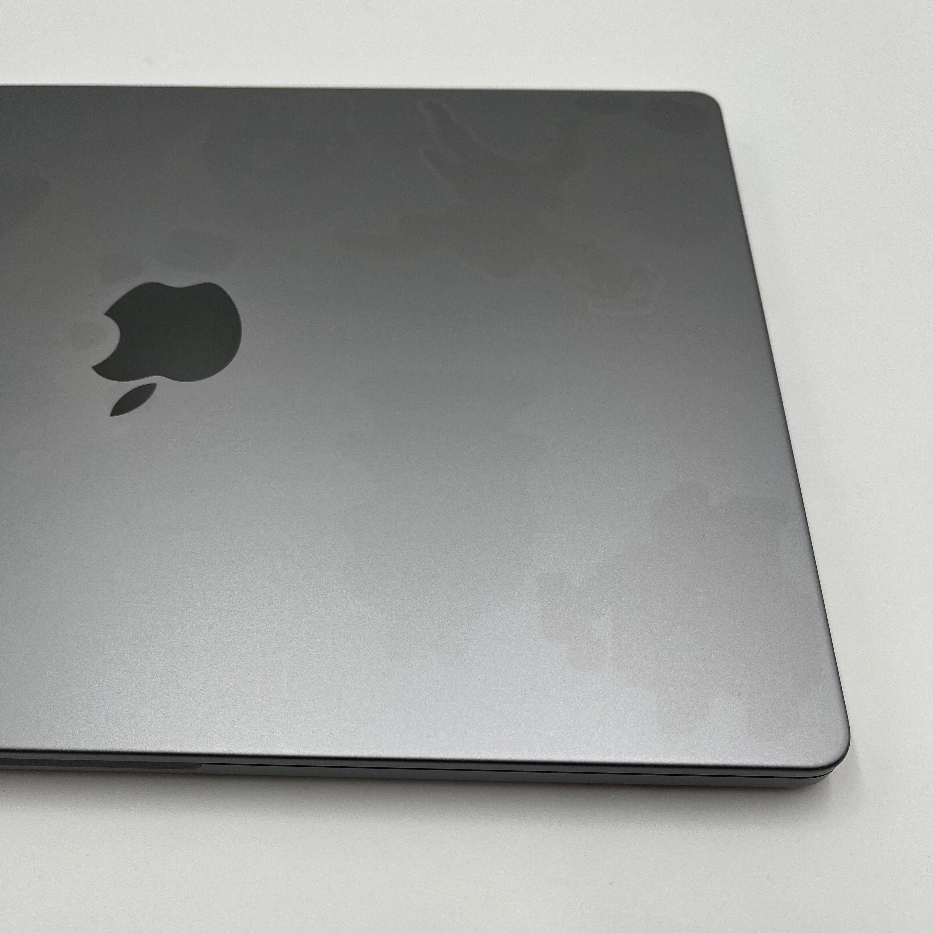 Begagnad MacBook Pro 14" 2023 - M2 Pro - 32GB - 1TB - Rymdgrå