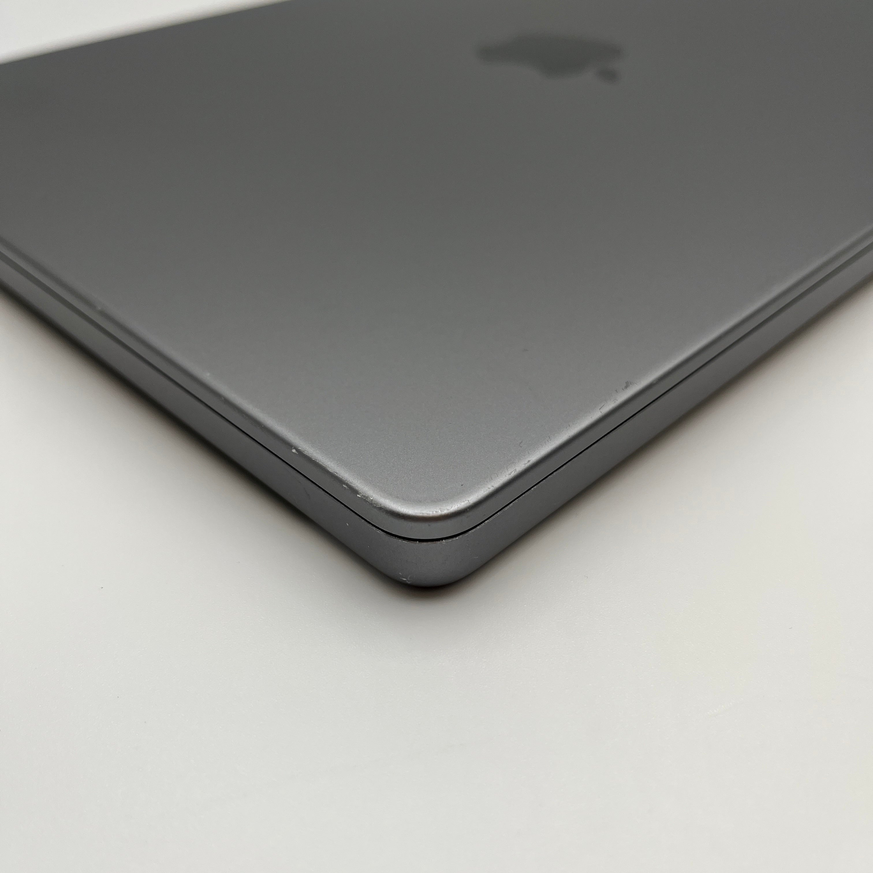 Begagnad MacBook Pro 14" 2023 - M2 Pro - 32GB - 1TB - Rymdgrå