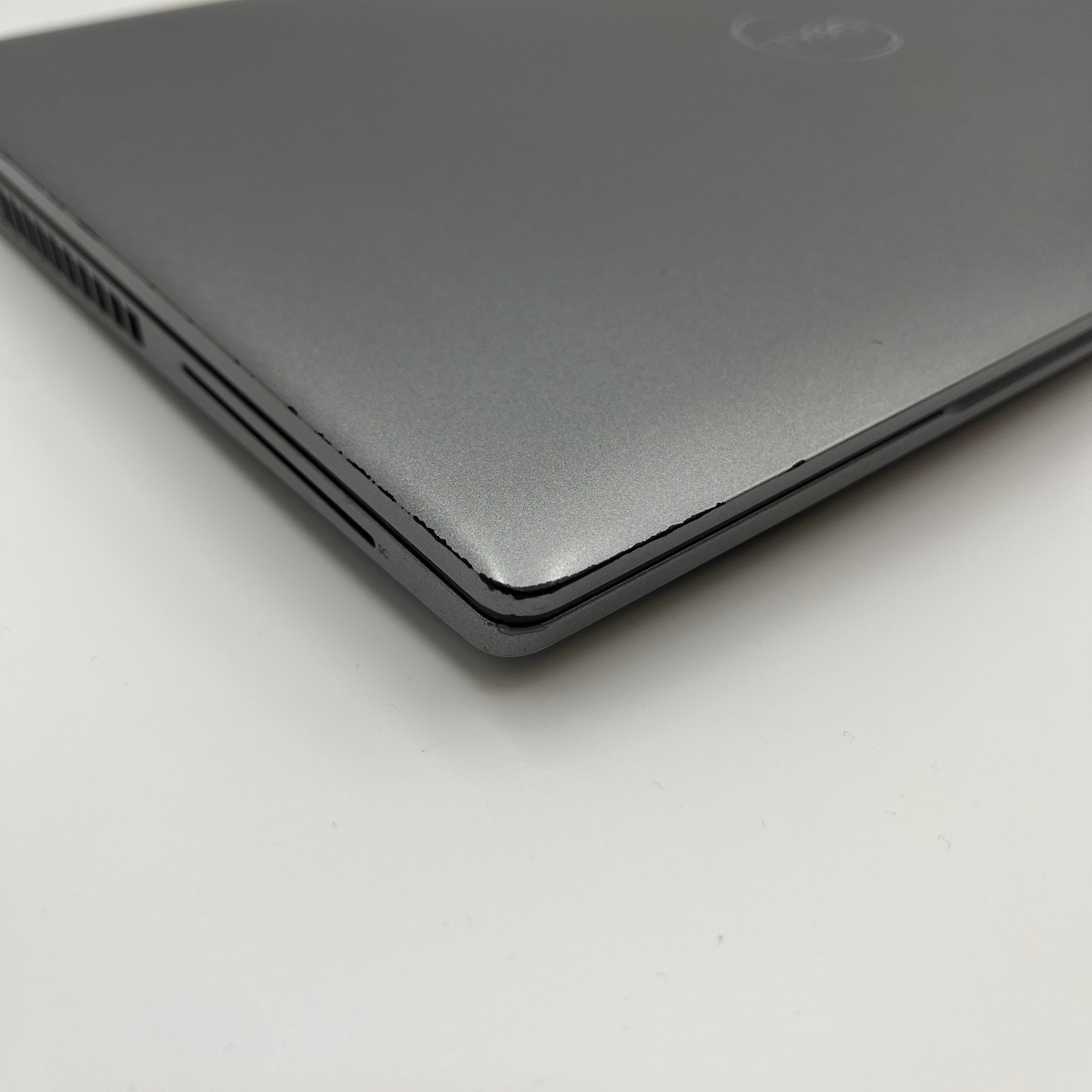 Begagnad Dell Precision 3570 15.6" - Core i7 1265U - 32GB 512GB - Quadro T550