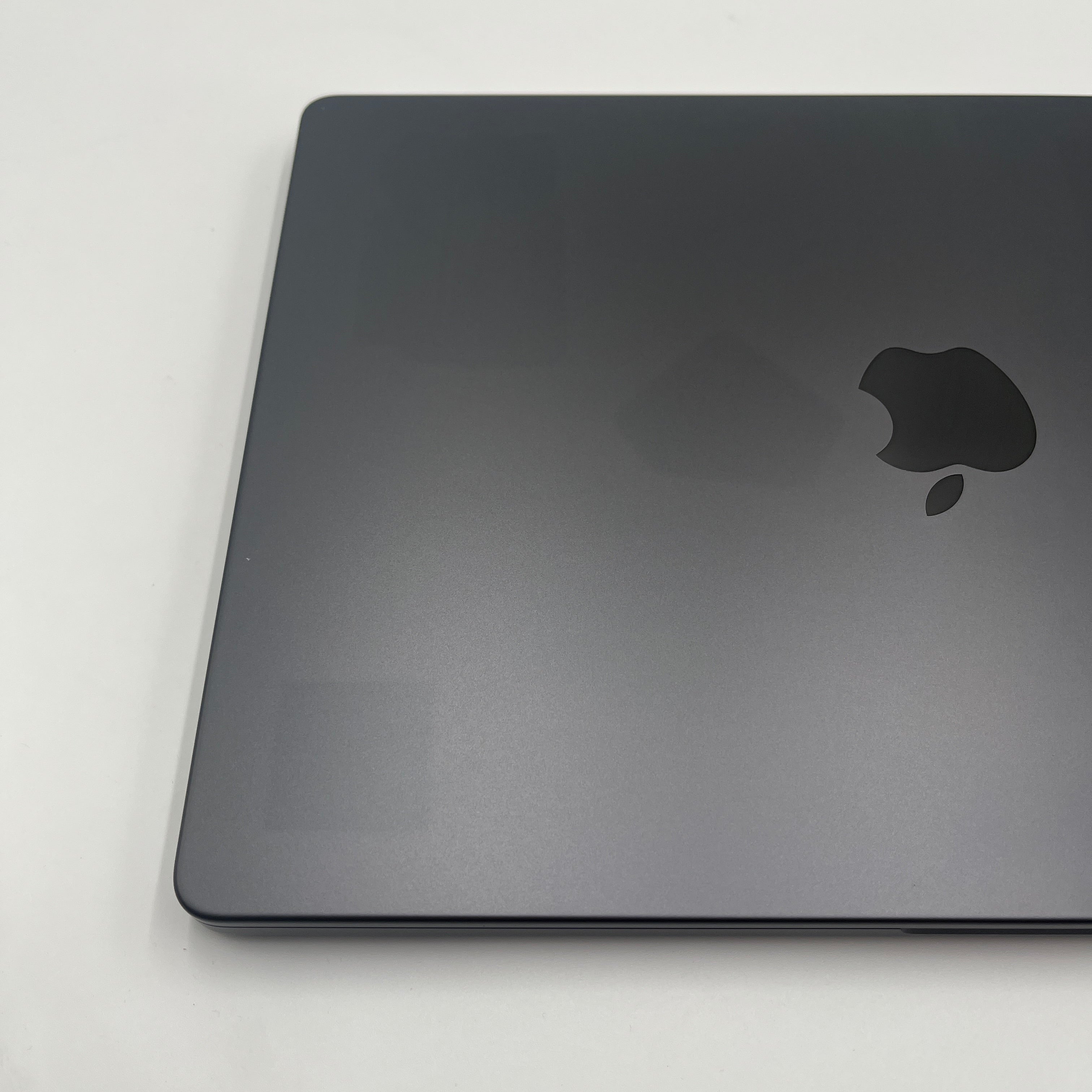 Begagnad MacBook Pro 14" M3 Pro - 18GB - 512GB - Rymdsvart