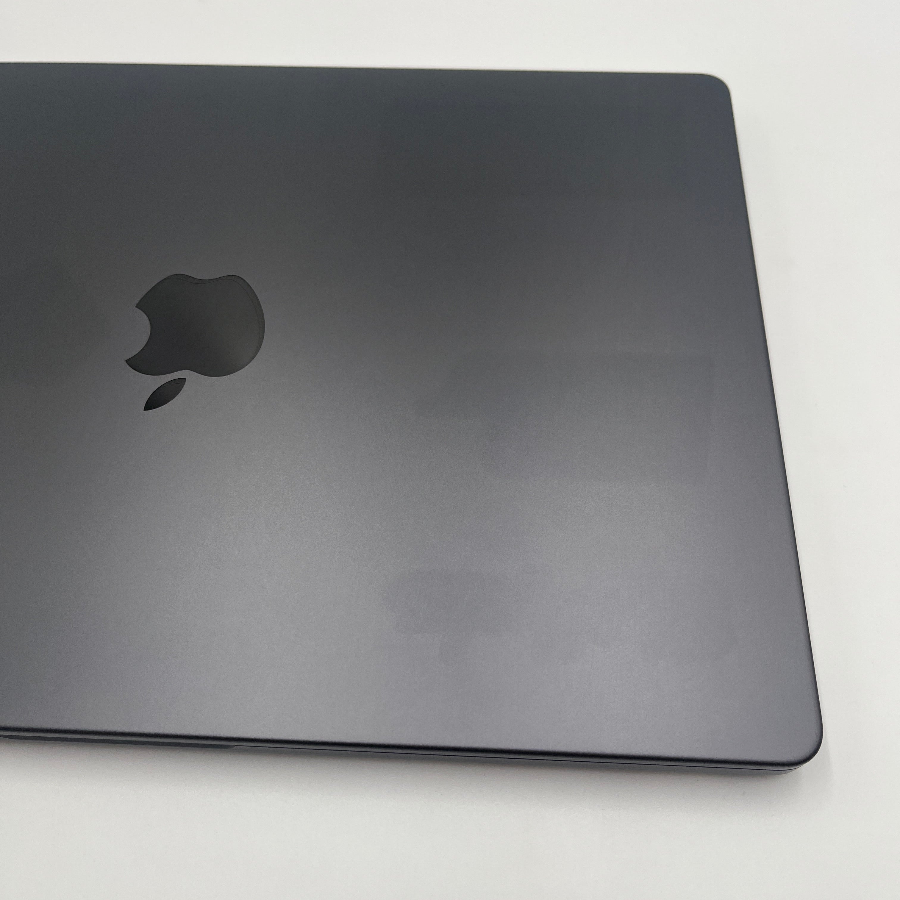 Begagnad MacBook Pro 14" M3 Pro - 18GB - 512GB - Rymdsvart