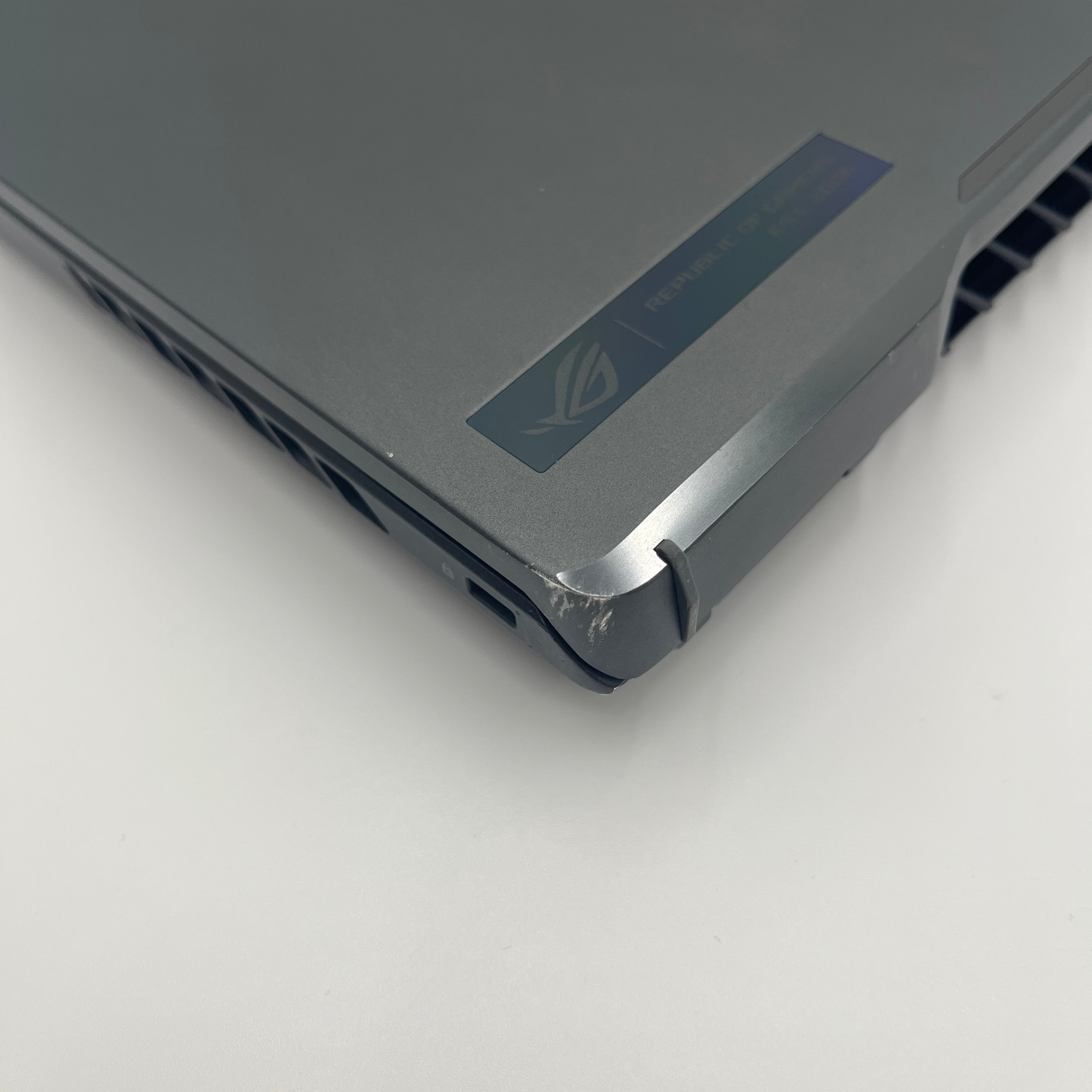 Begagnad ASUS ROG Zephyrus G16 16" - Core i7 13650HX - 32GB RAM 1TB SSD - RTX 4070