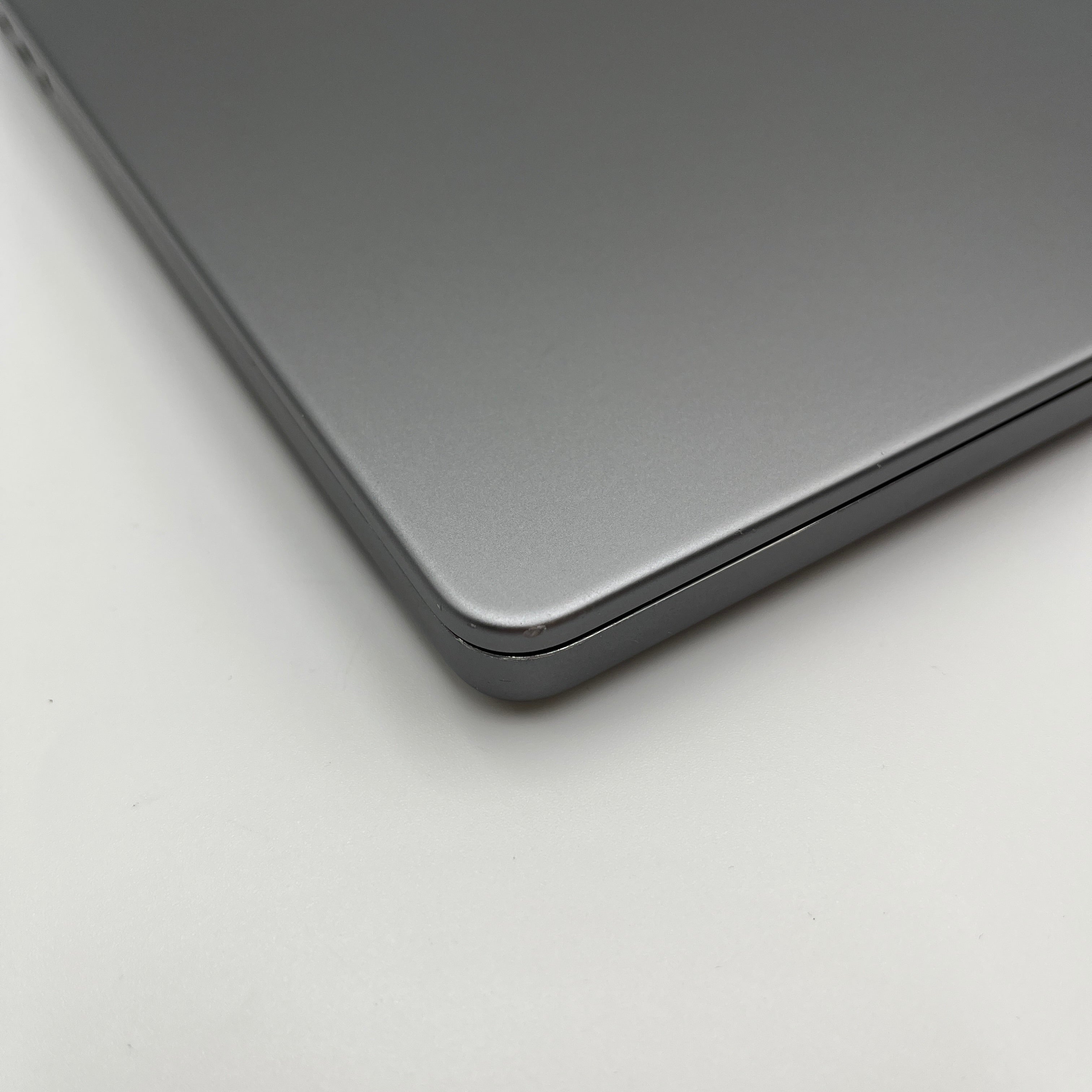 Begagnad MacBook Pro 14" 2023 - M3 - 8GB - 512GB - Rymdgrå