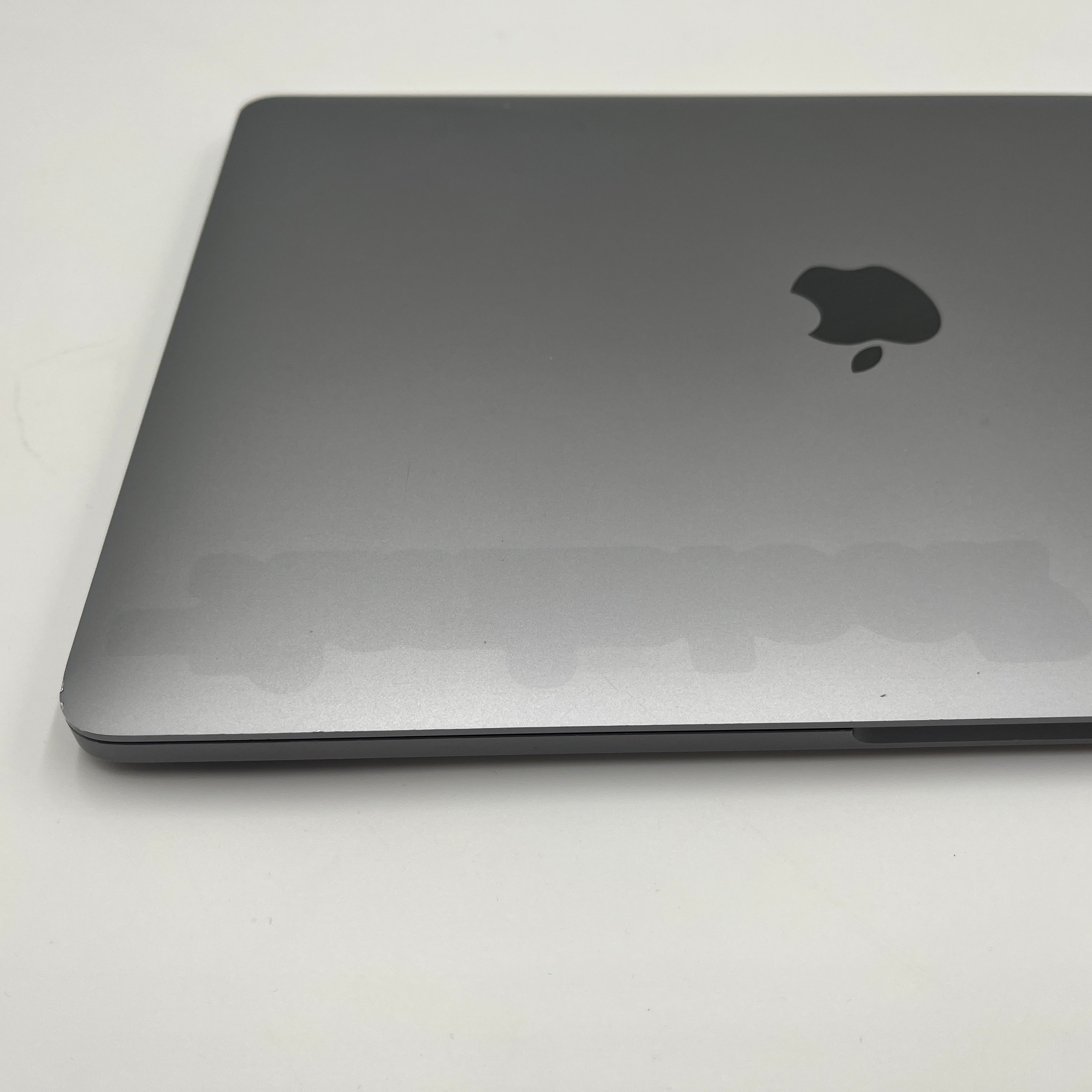 Begagnad MacBook Pro 13" 2020 - M1 - 8GB - 256GB - Rymdgrå
