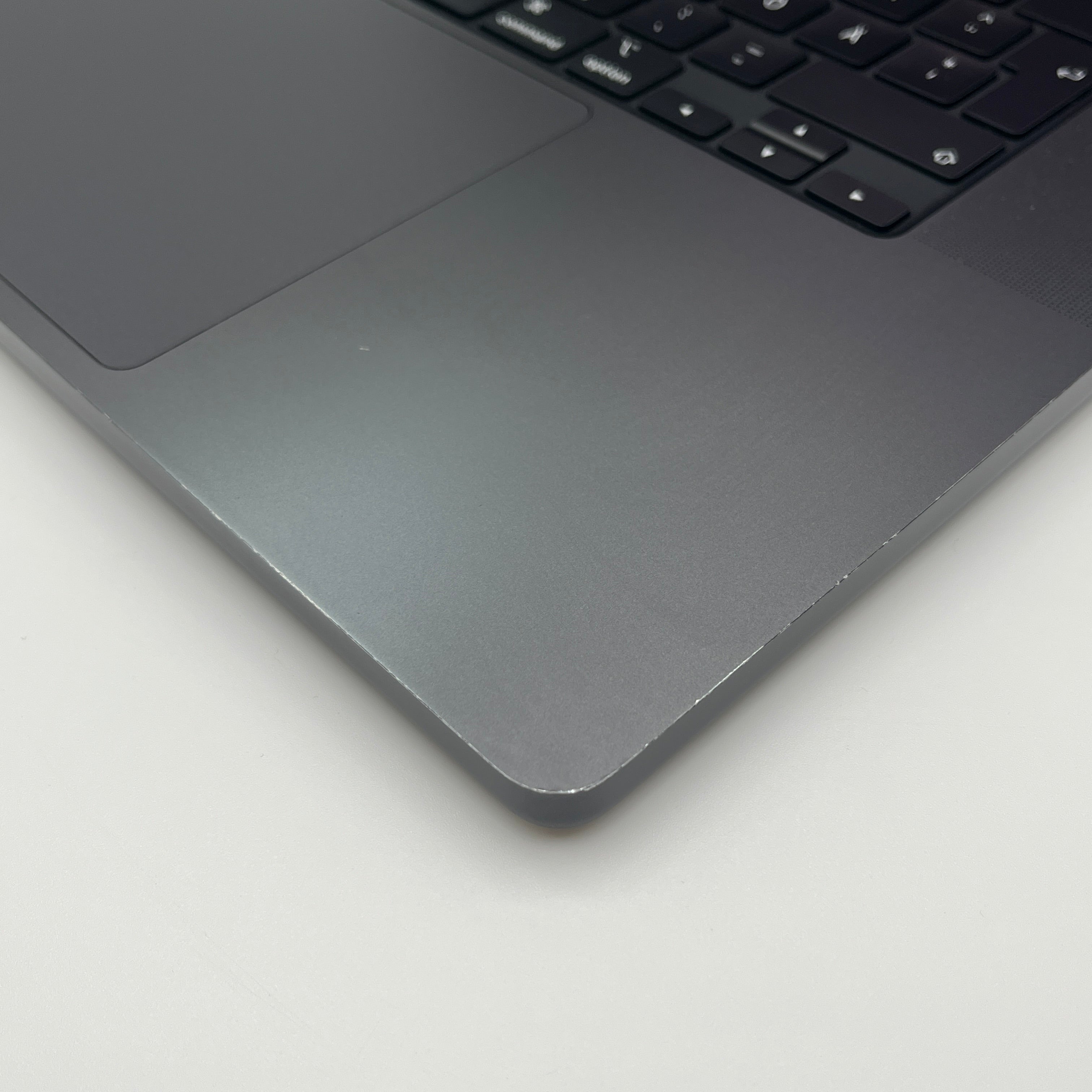 Begagnad MacBook Pro 16" 2024 - M4 Pro - 24GB - 512GB - Rymdsvart