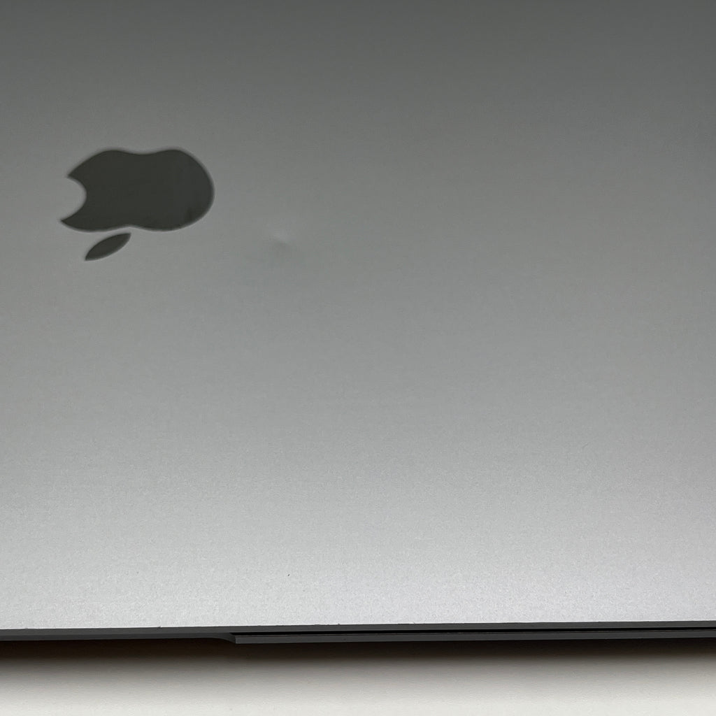 Begagnad MacBook Air 13" 2020 - M1 - 8GB - 256GB - Rymdgrå