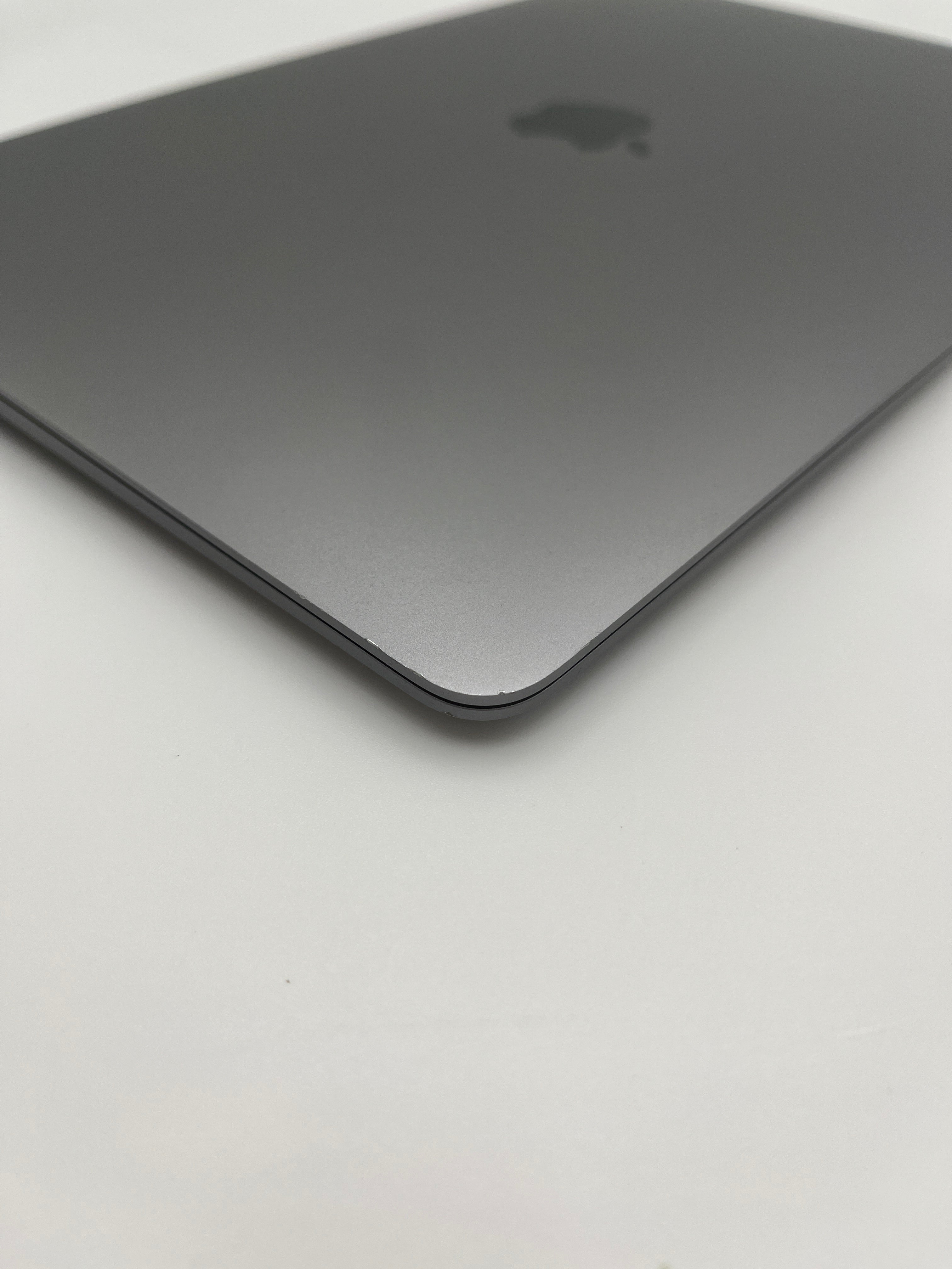Begagnad MacBook Air 13" 2020 - M1 - 8GB - 256GB - Rymdgrå