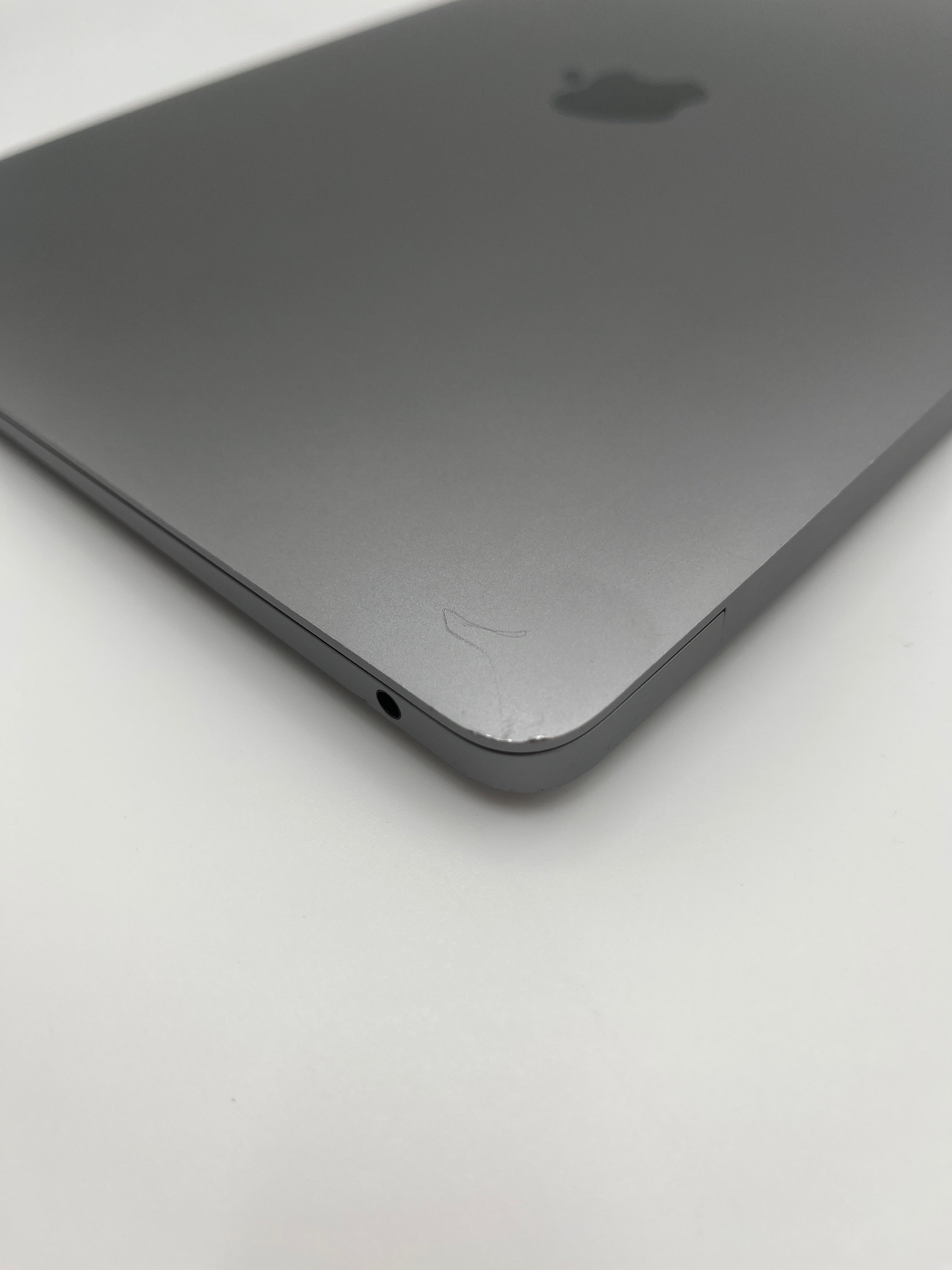 Begagnad MacBook Air 13" 2020 - M1 - 8GB - 256GB - Rymdgrå