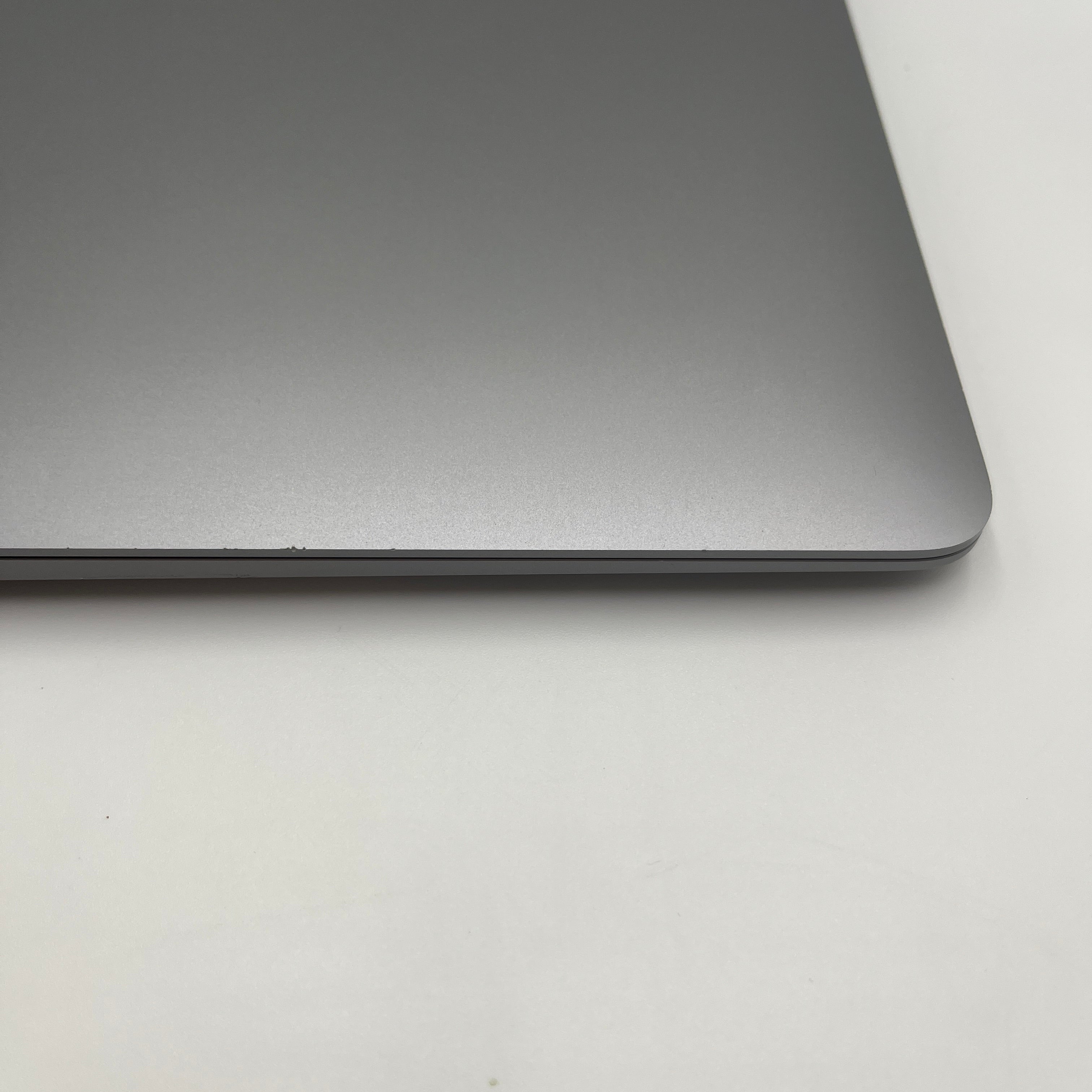 Begagnad MacBook Air 13" M1 - 2020 - 8GB - 512GB - Rymdsgrå