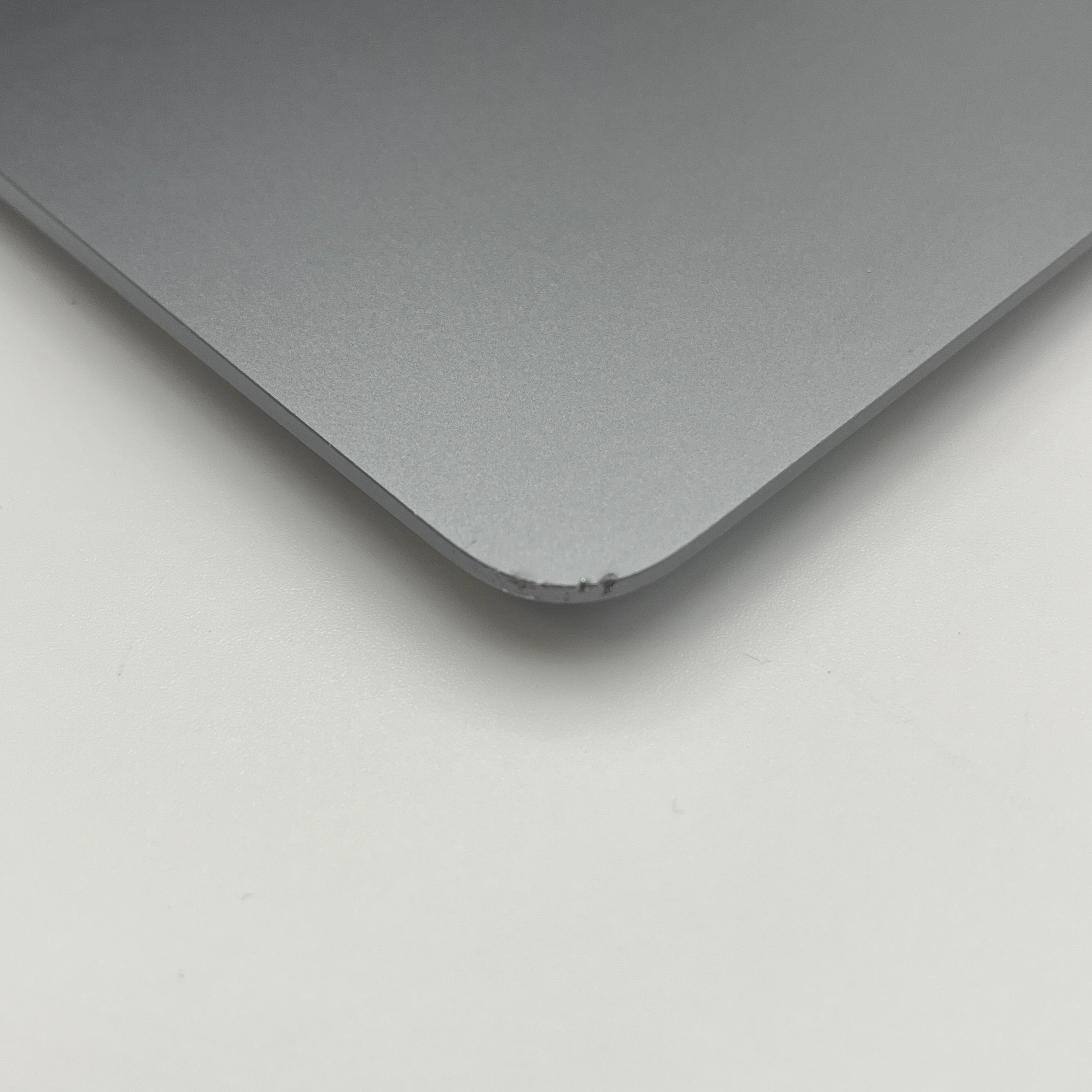 Begagnad MacBook Air 13" 2020 - M1 - 8GB - 256GB - Rymdgrå