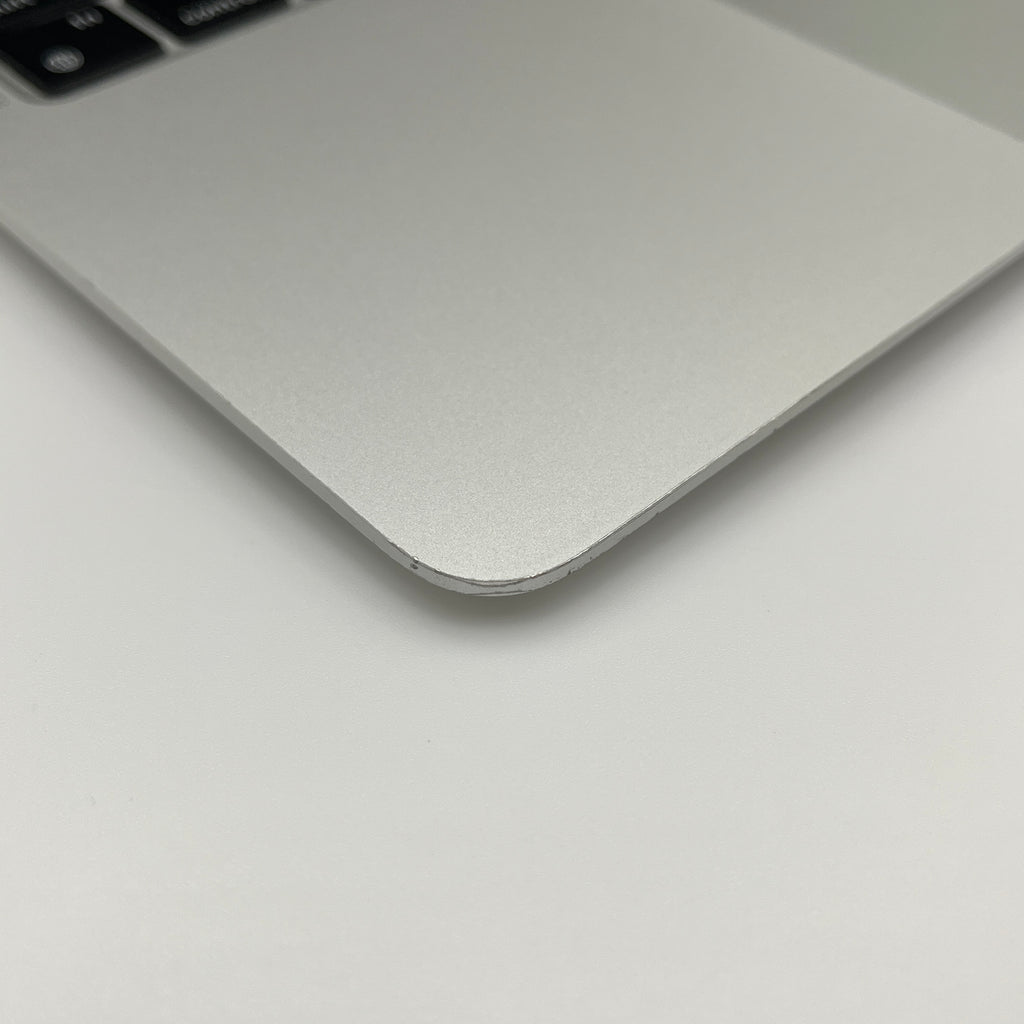 Begagnad MacBook Air 13" M1 2020 - 8GB - 256GB - Rymdgrå - Amerikansk layout