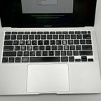 Begagnad MacBook Air 13" M1 2020 - 8GB - 256GB - Rymdgrå - Amerikansk layout