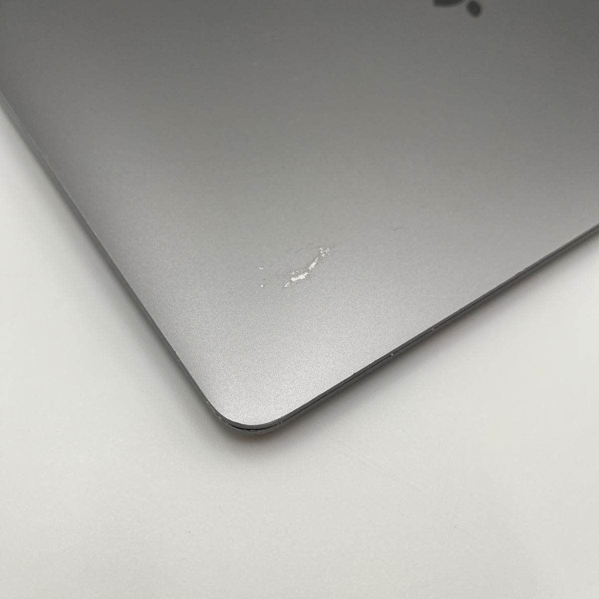 Begagnad MacBook Air 13" 2020 - M1 - 8GB - 256GB - Rymdgrå