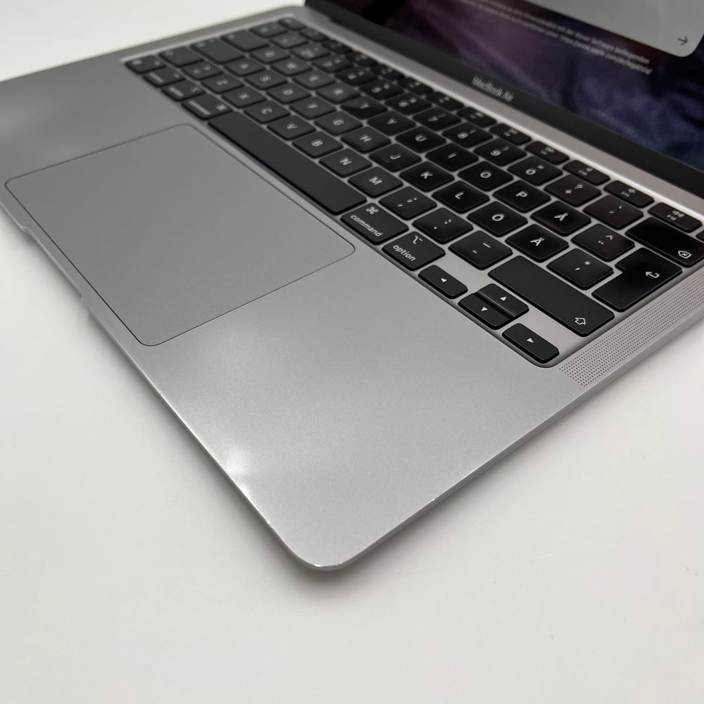Begagnad MacBook Air 13" 2020 - M1 - 8GB - 256GB - Rymdgrå