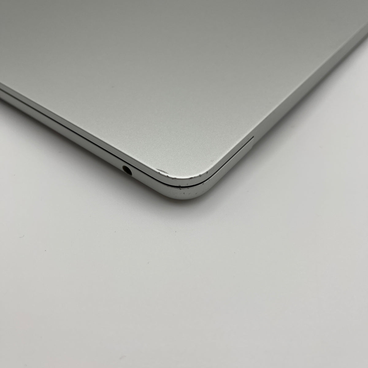 Begagnad MacBook Air 13" - M2 - 16GB - 512GB - Silver