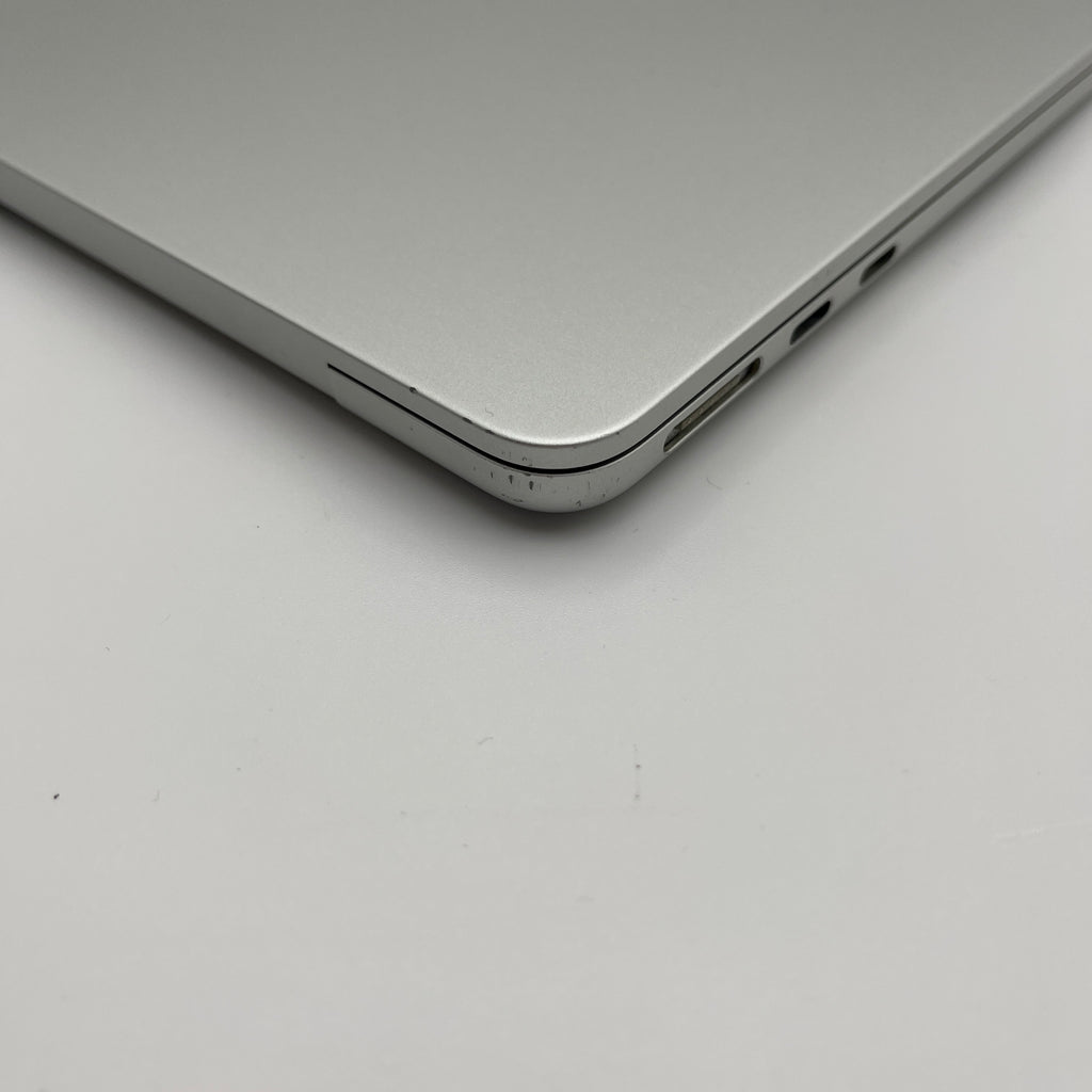 Begagnad MacBook Air 13" - M2 - 16GB - 512GB - Silver