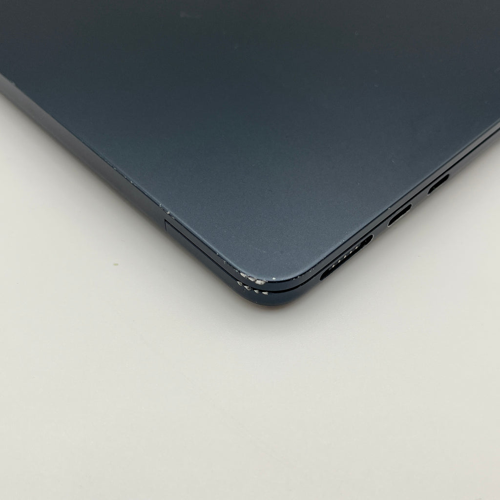 Begagnad MacBook Air 13" 2022 - M2 - 16GB - 512GB - Midnatt