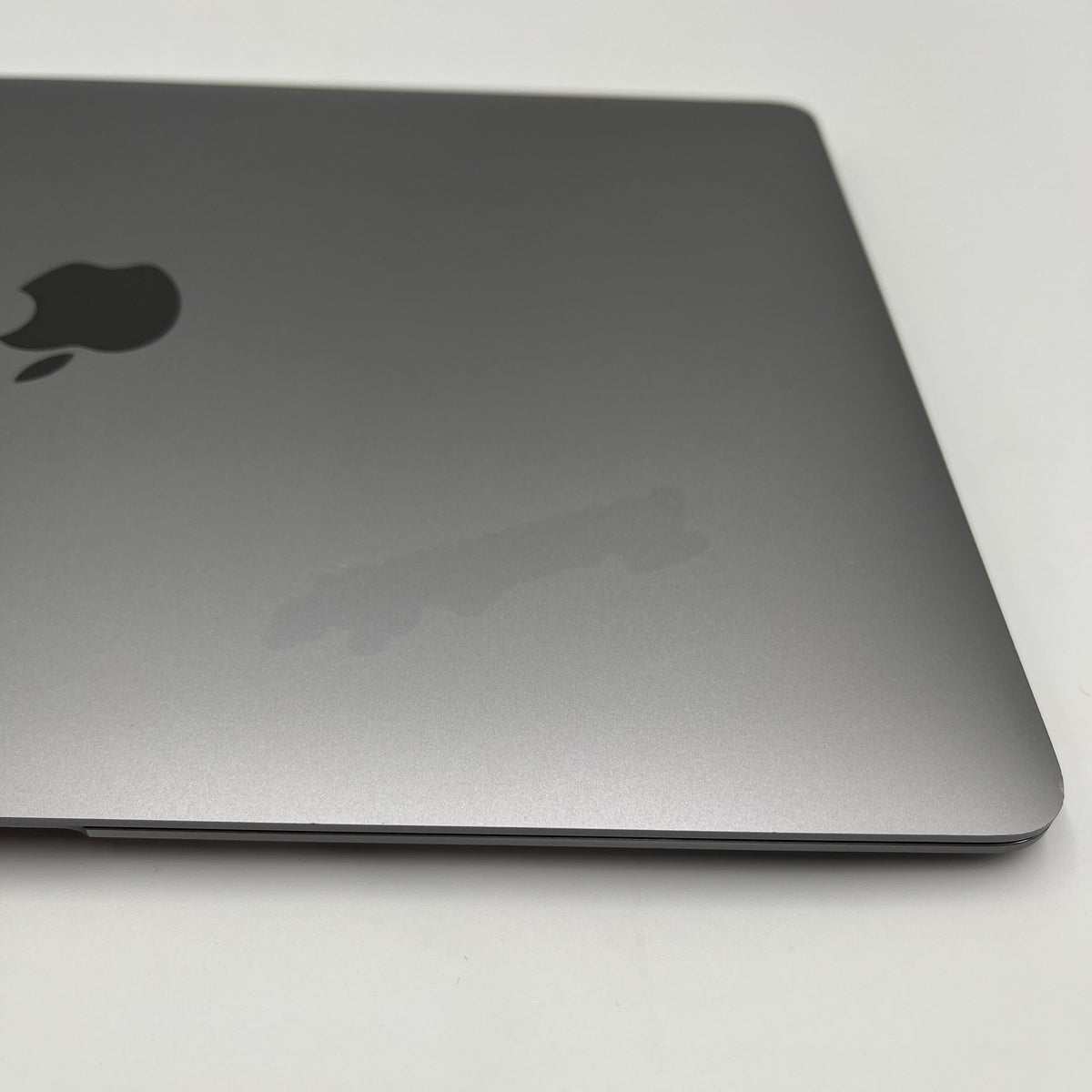 Begagnad MacBook Air 13" 2020 - M1 - 8GB - 256GB - Rymdgrå