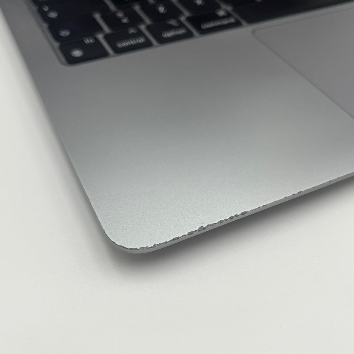 Begagnad MacBook Air 13" 2020 - M1 - 8GB - 256GB - Rymdgrå