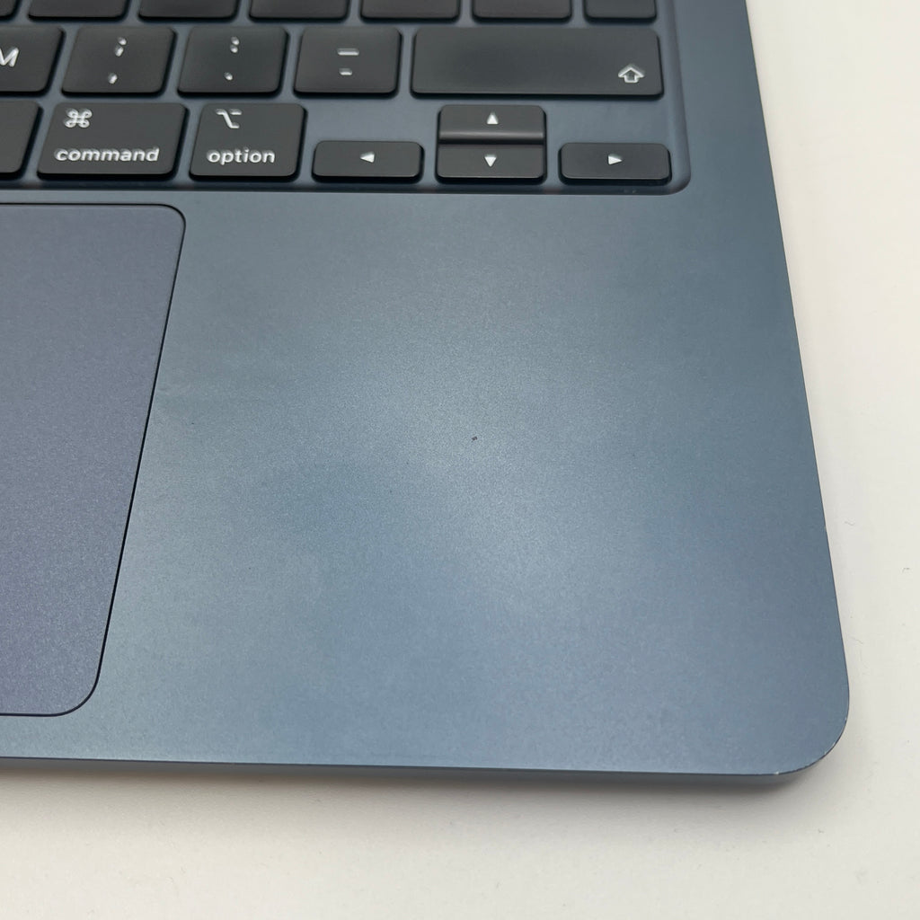 Begagnad MacBook Air 13" 2022 - M2 - 16GB - 256GB - Midnatt