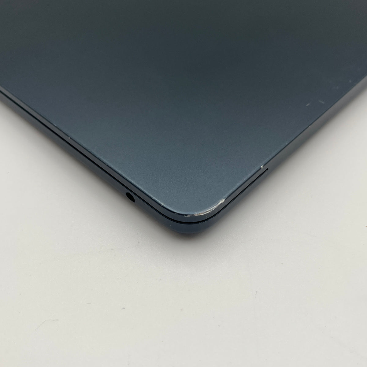Begagnad MacBook Air 13" 2022 - M2 - 16GB - 256GB - Midnatt