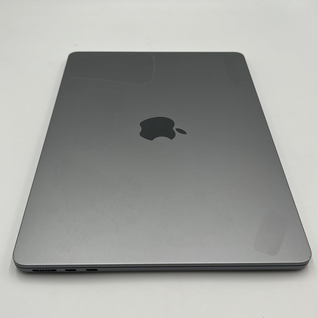 Begagnad MacBook Air 13" 2022 - M2 - 16GB - 256GB - Rymdgrå