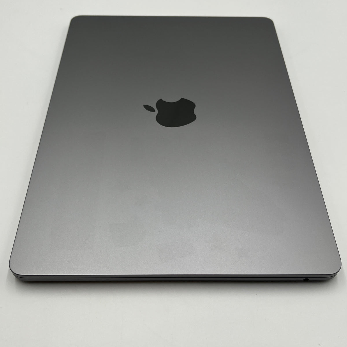 Begagnad MacBook Air 13" 2022 - M2 - 16GB - 256GB - Rymdgrå