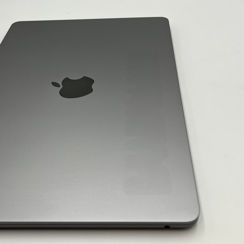 Begagnad MacBook Air 13" 2022 - M2 - 8GB - 256GB - Rymdgrå