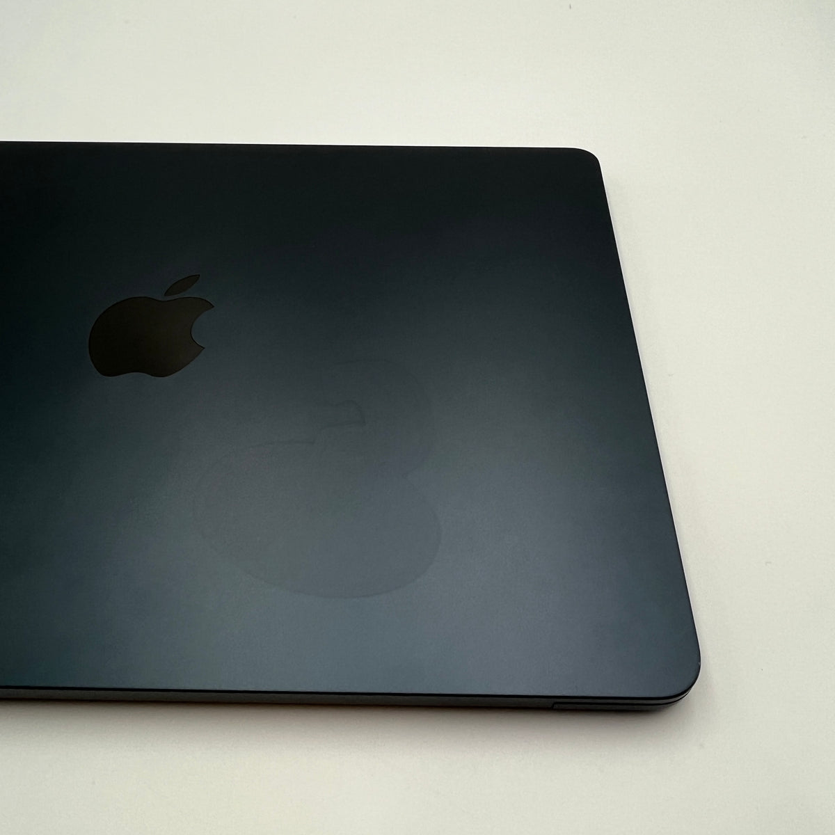 Begagnad MacBook Air 13" 2022 - M2 - 16GB - 512GB - Midnatt