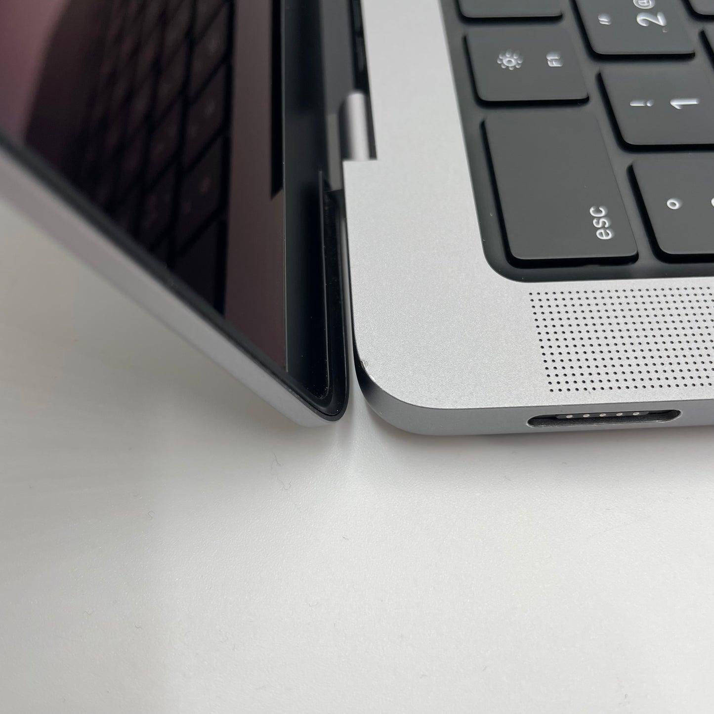 Begagnad MacBook Pro 14" 2021 - M1 Pro - Rymdgrå