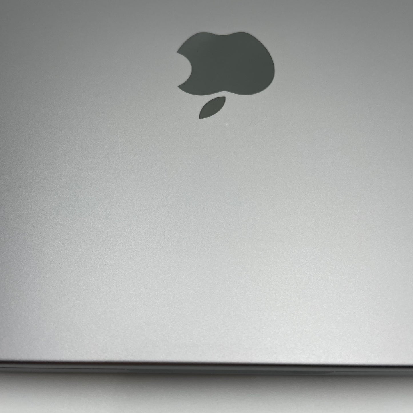 Begagnad MacBook Pro 14" 2021 - M1 Pro - Rymdgrå