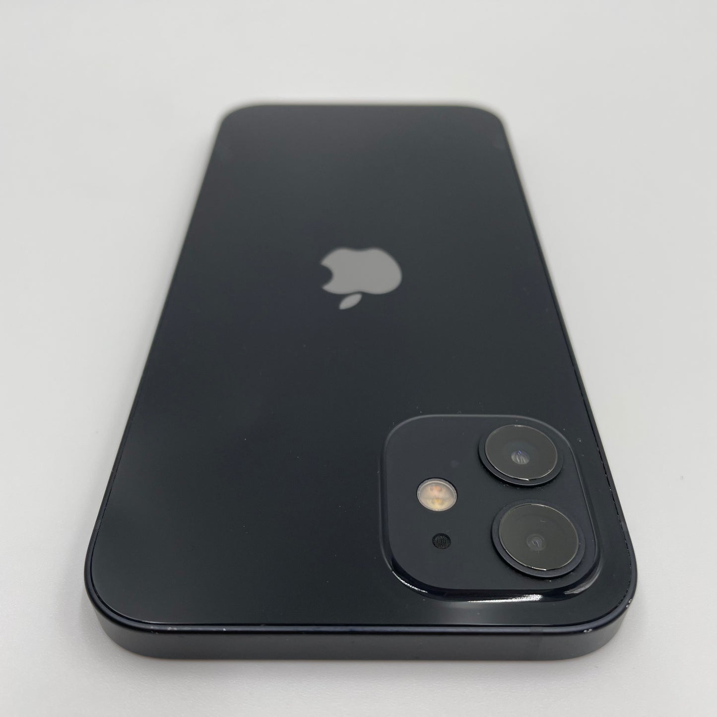 Begagnad iPhone 12 - 64GB - Svart
