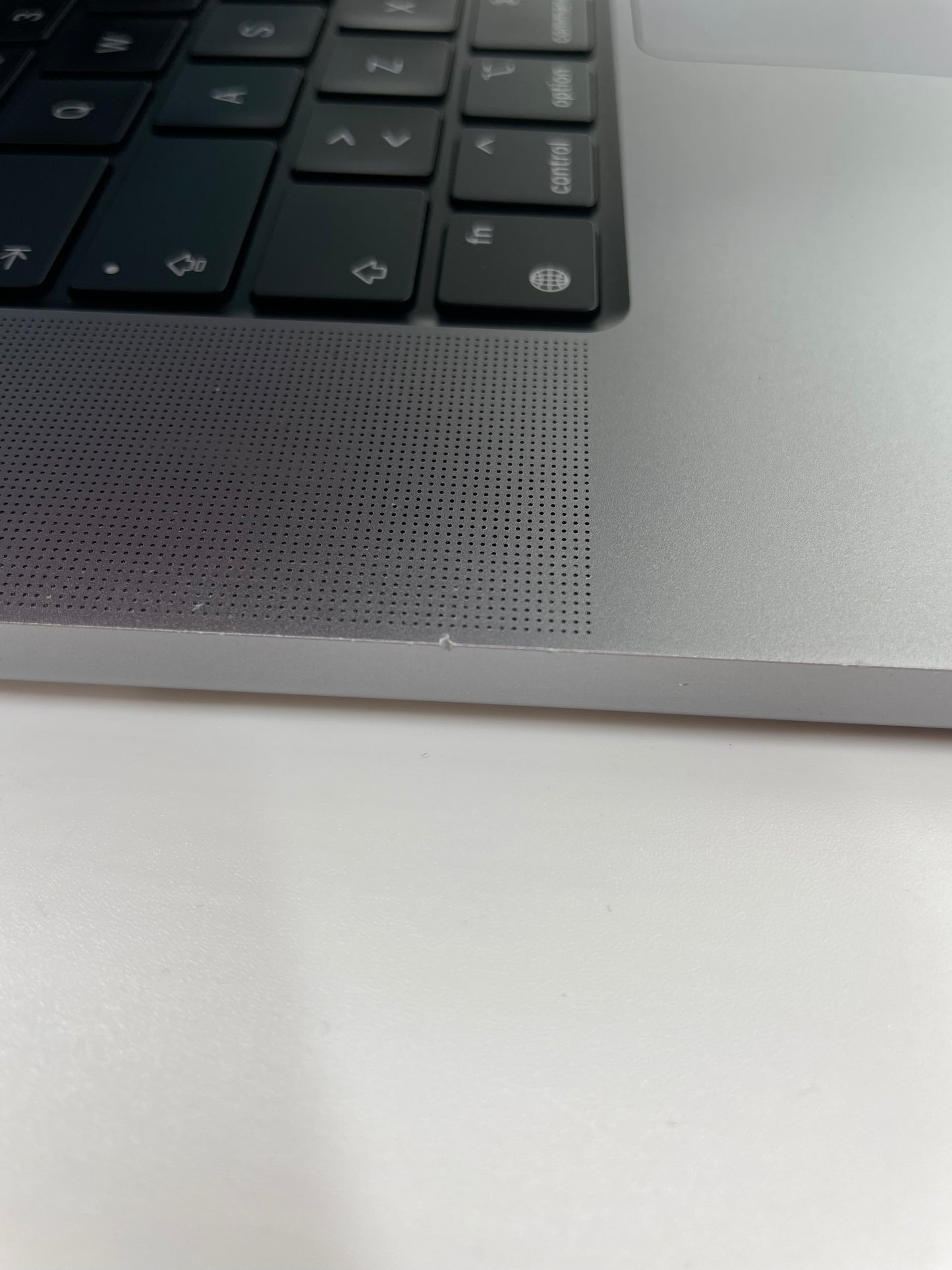 Begagnad MacBook Pro 16" 2021 - M1 Pro - Rymdgrå
